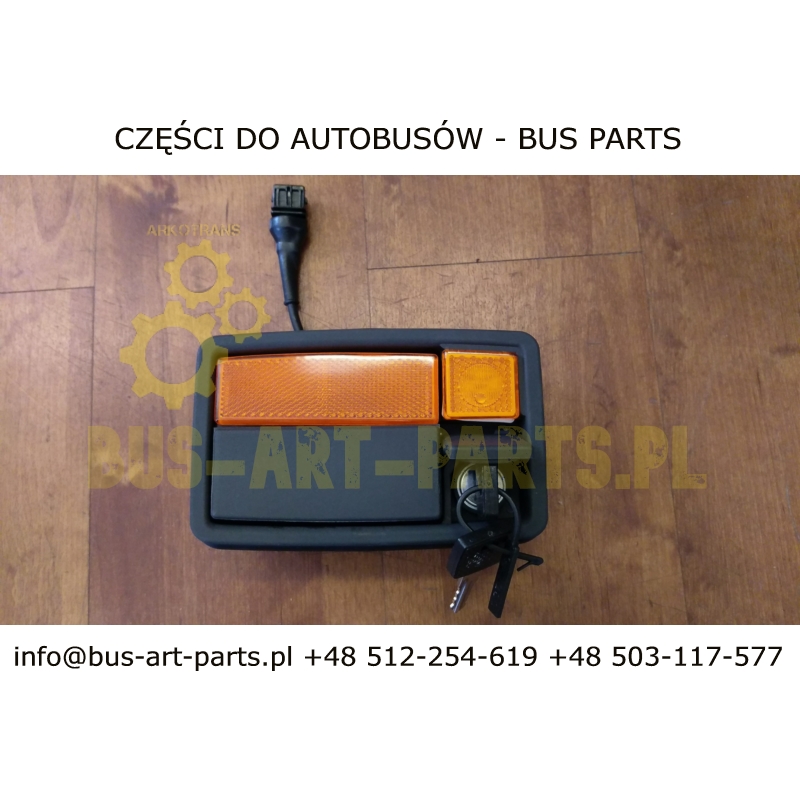 KLAMKA KLAPY TRAVEGO SETRA S4..  Z ZAMKIEM NA KLUCZ I PNEUMATYCZNĄ BLOKADĄ